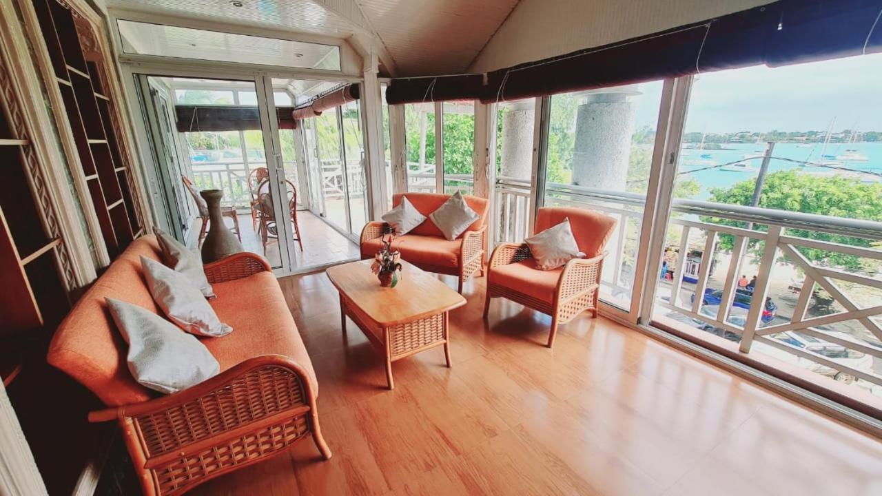 Beachfront Penthouse With Panoramic Ocean View Grand-Baie Dış mekan fotoğraf